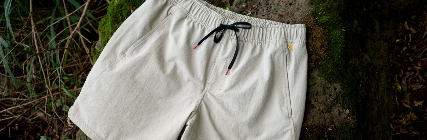 ropa superior, shorts y pantalones de hombre