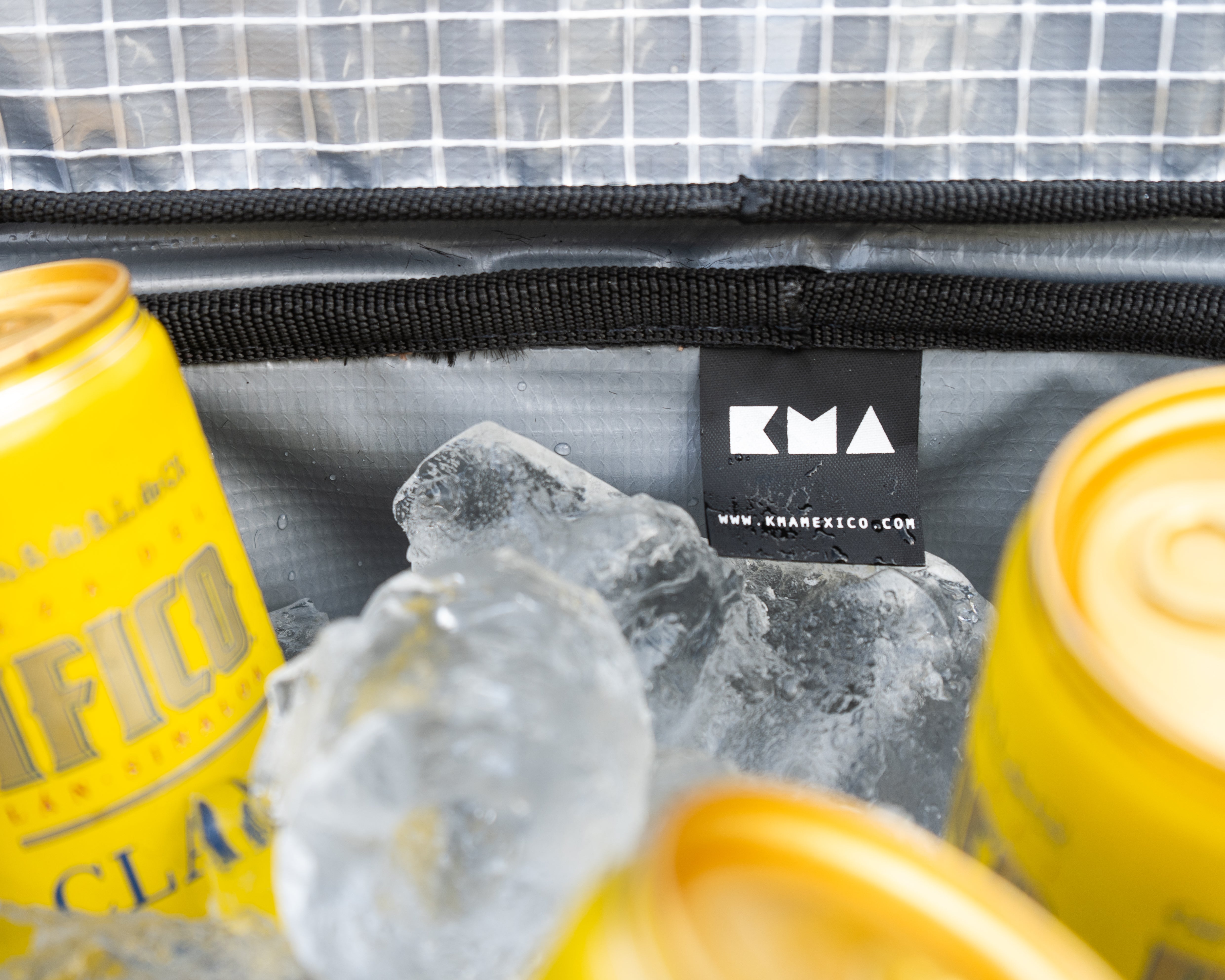 Hielera KMA Cooler ALU 12L Bottle Opener
