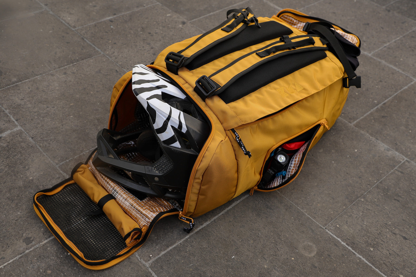 Mochila para Equipo de Ciclismo KMA BAJA VENT 70L