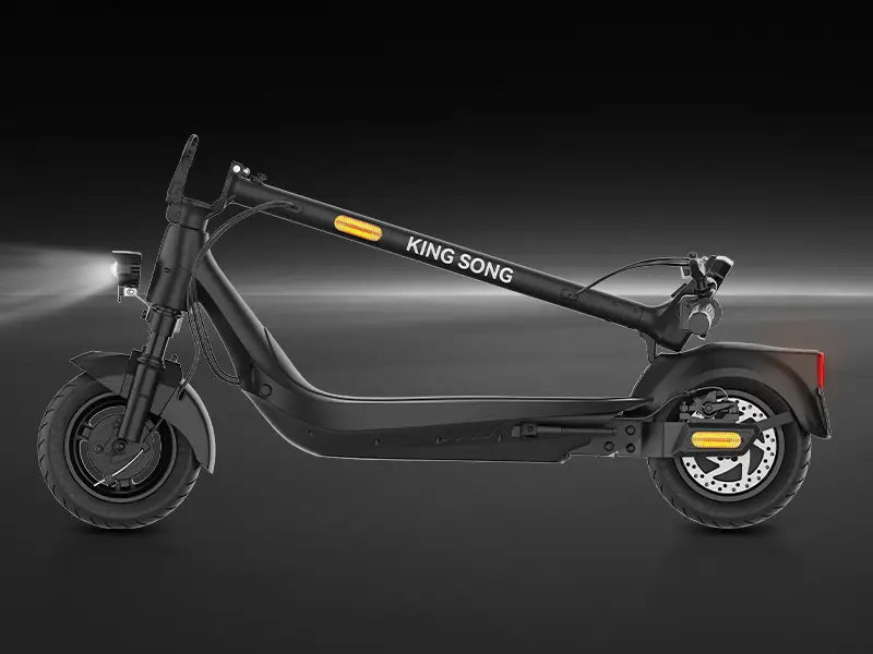 Scooter eléctrico urbano equipado con un motor de 500W