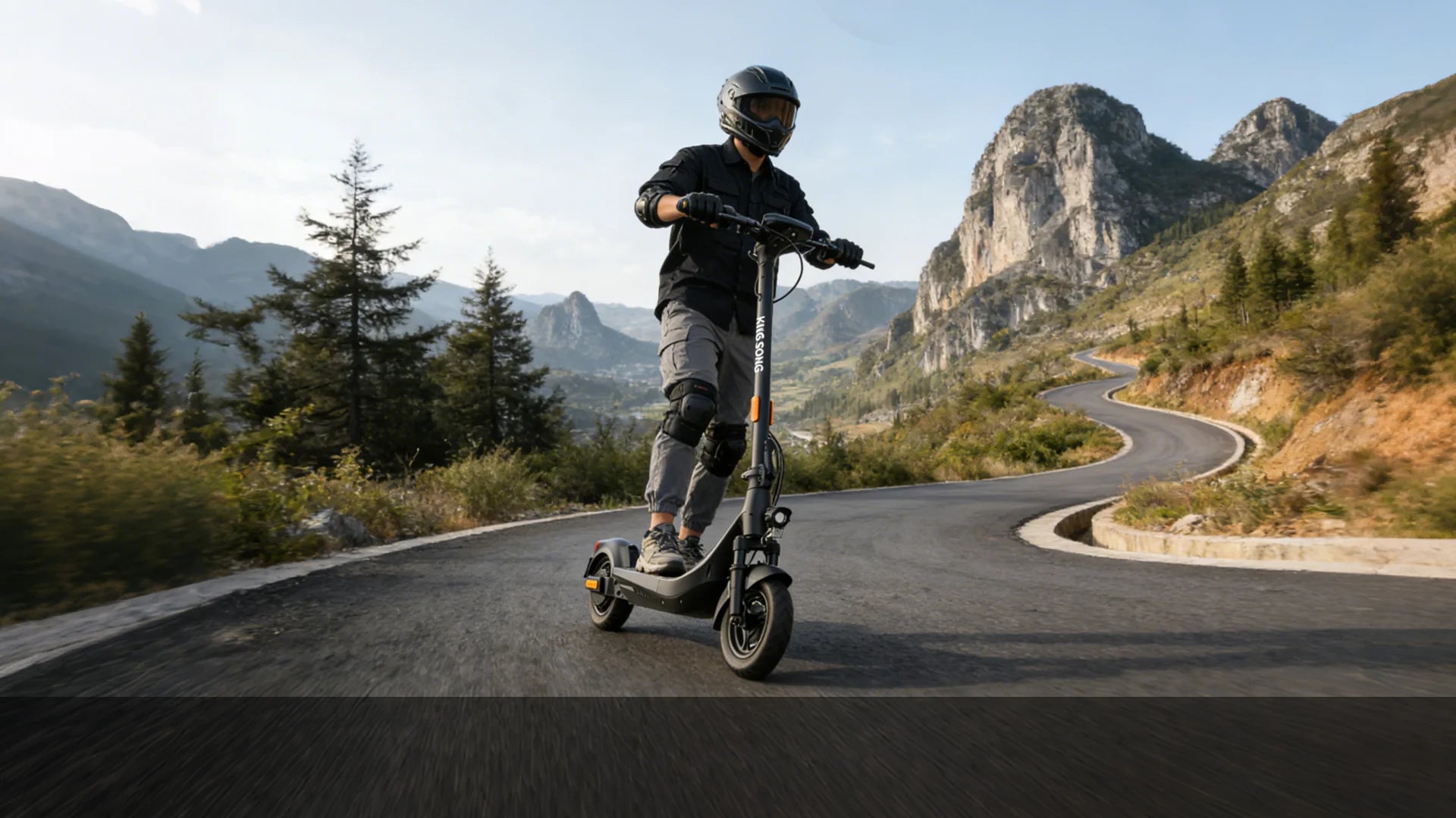 Scooter eléctrico urbano equipado con un motor de 500W